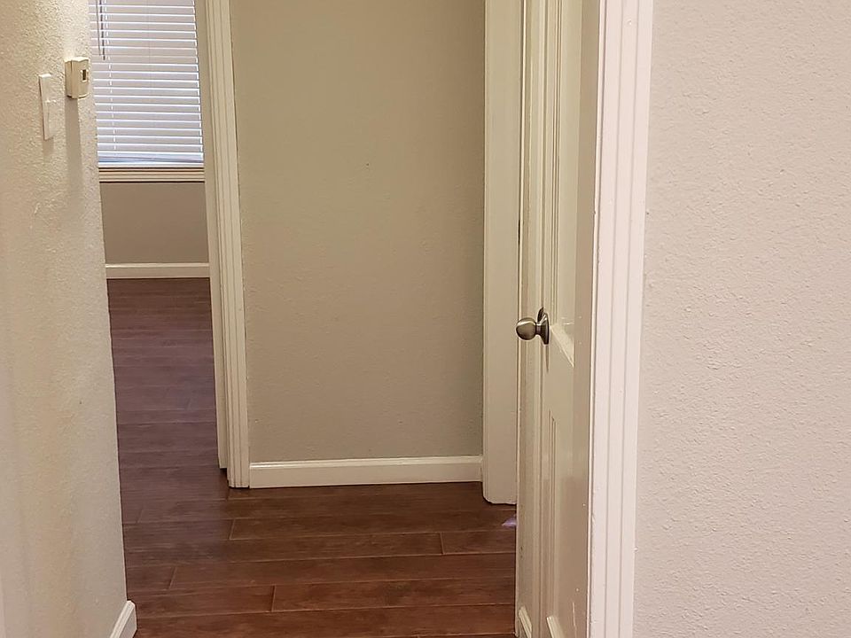 1st image of 712 Sylvan Dr