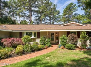72 Pine Ridge Dr, Whispering Pines, NC 28327
