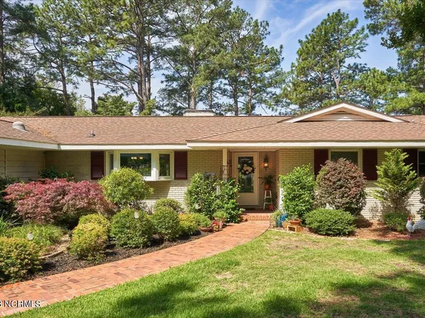 72 Pine Ridge Drive, Whispering Pines, NC 28327