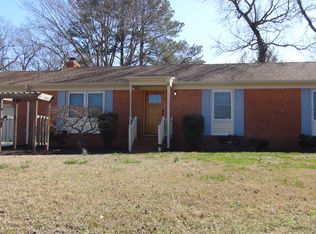 136 Mill Ln, Yorktown, VA 23692