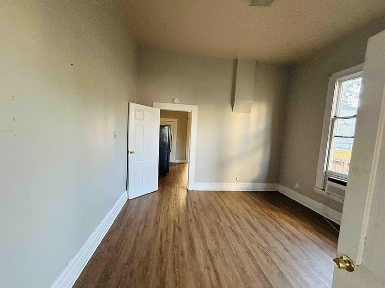 1750 E Commerce St — Photo 2