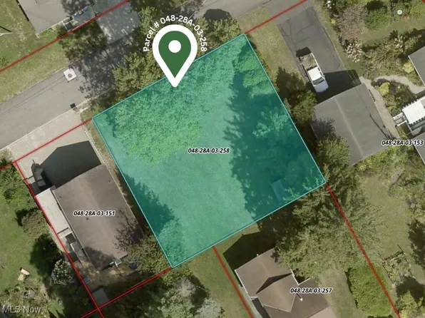 Brookshore Dr, Chippewa Lake, OH 44215