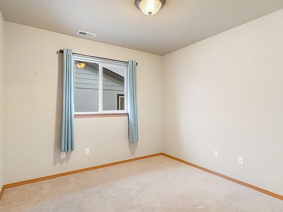 5th image of 1671 Larkspur Dr