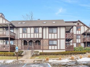 3004 Stowe Ln, Mahwah, NJ 07430
