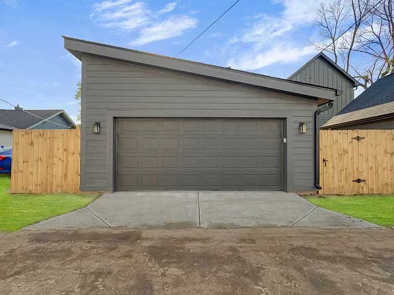 1025 Churchman Ave — Photo 68