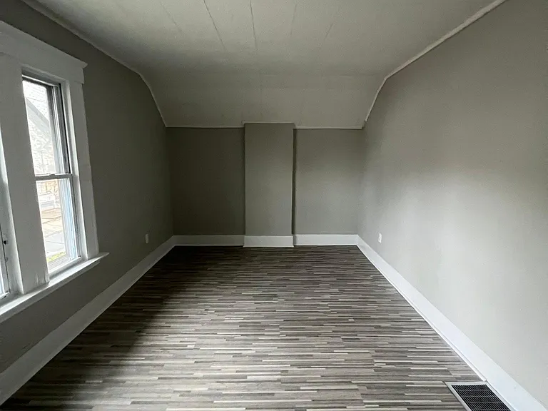 242 W Hazel St #1 — Photo 9
