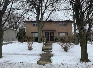 2521 Northmoor Ave, Waukegan, IL 60085