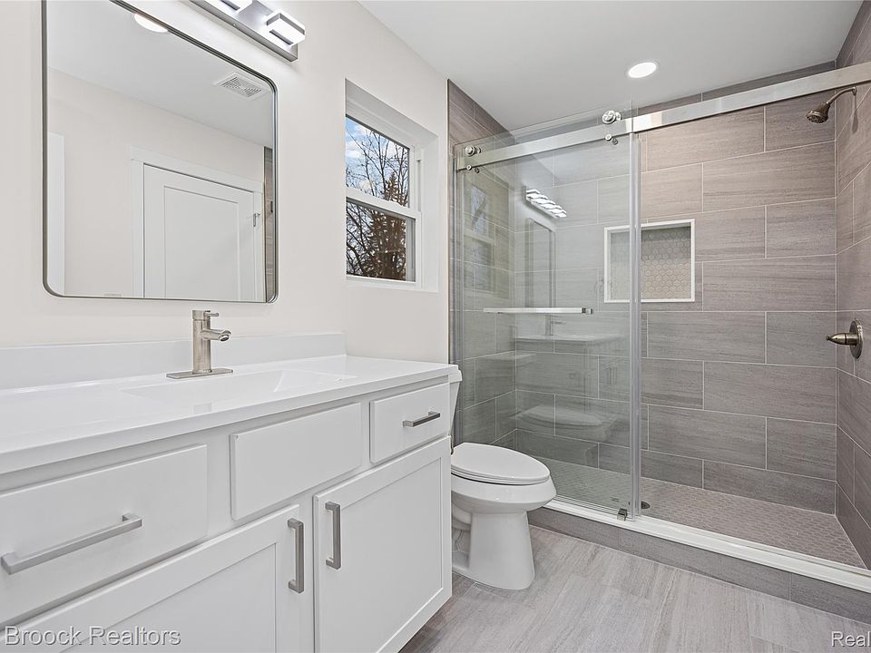 17348 Hilton St, photo 20