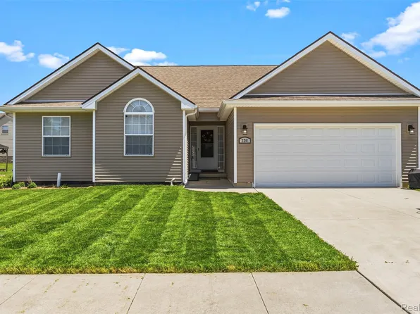 2261 Legacy Dr, Burton, MI 48519