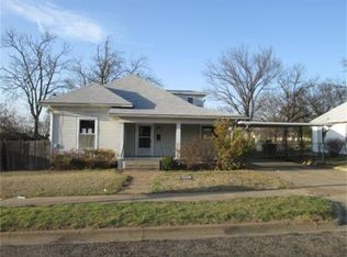 504 W Main St, Honey Grove, TX 75446