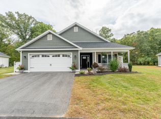 17 Henry Dr #17, Moosup, CT 06354