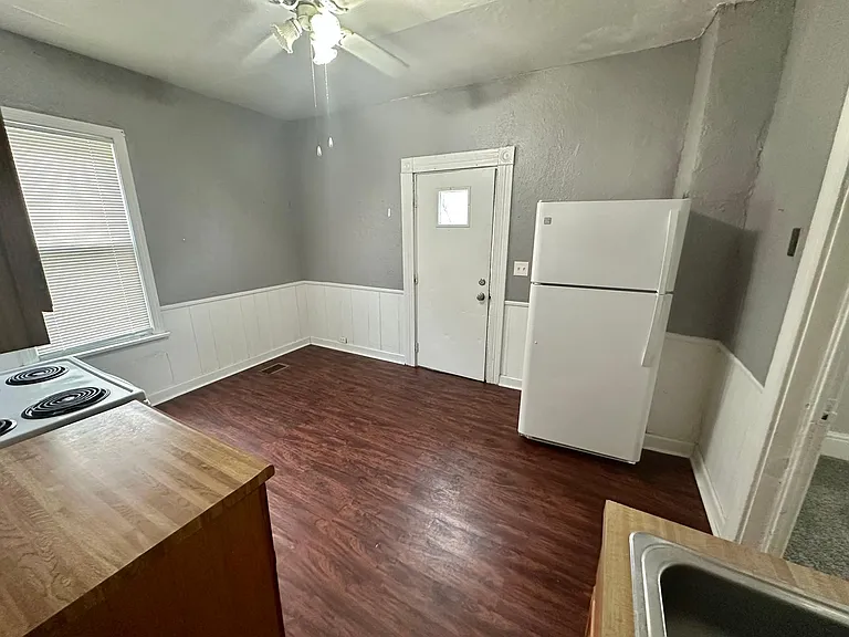 206 Courtland St — Photo 3