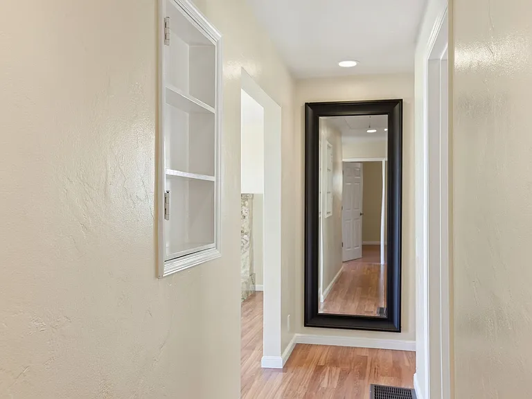 2317 Wooster Ave — Photo 23