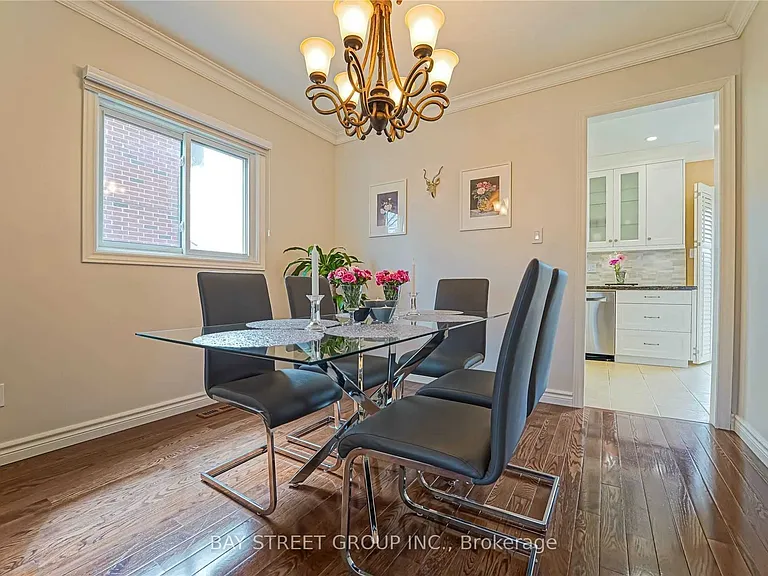 1480 Princeton Cres — Photo 14