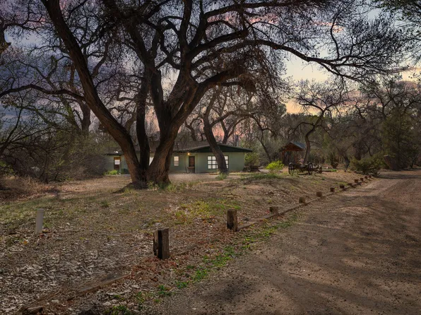 20 Huff Rd, Corrales, NM 87048