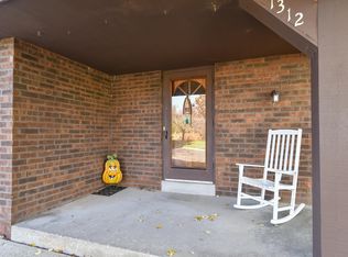 1312 Riverton Dr, Mukwonago, WI 53149