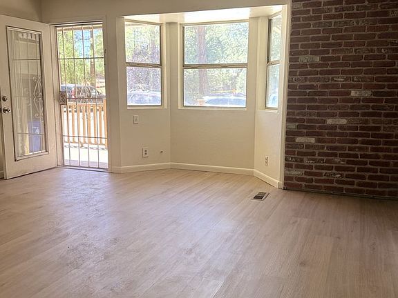 4th image of 812 Coronado Ave #B