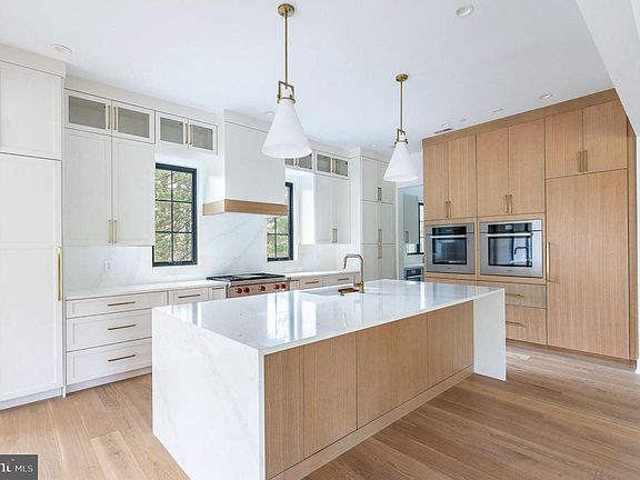 3rd image of 1179 Beaumont Rd