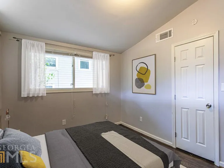Virtually staged second bedroom