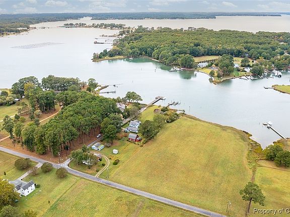 4th image of 586 S Bay Haven Dr