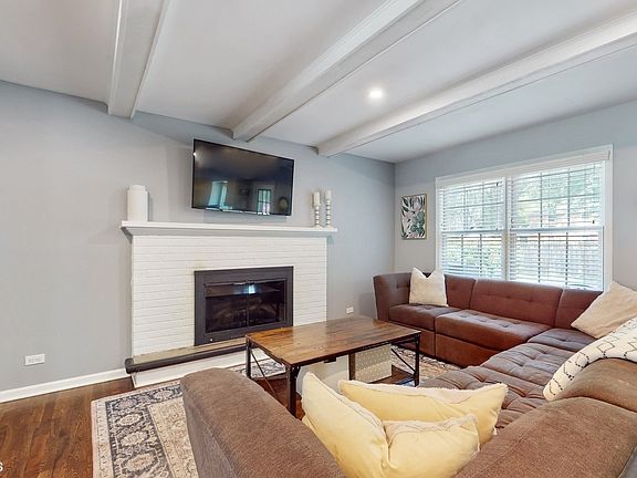 5th image of 420 E Carpenter Dr