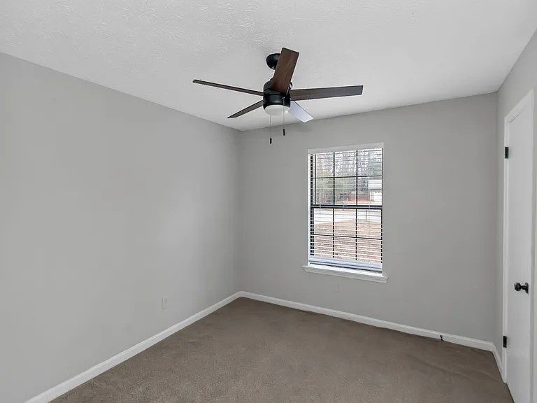 321 Summerwood Ln — Photo 11