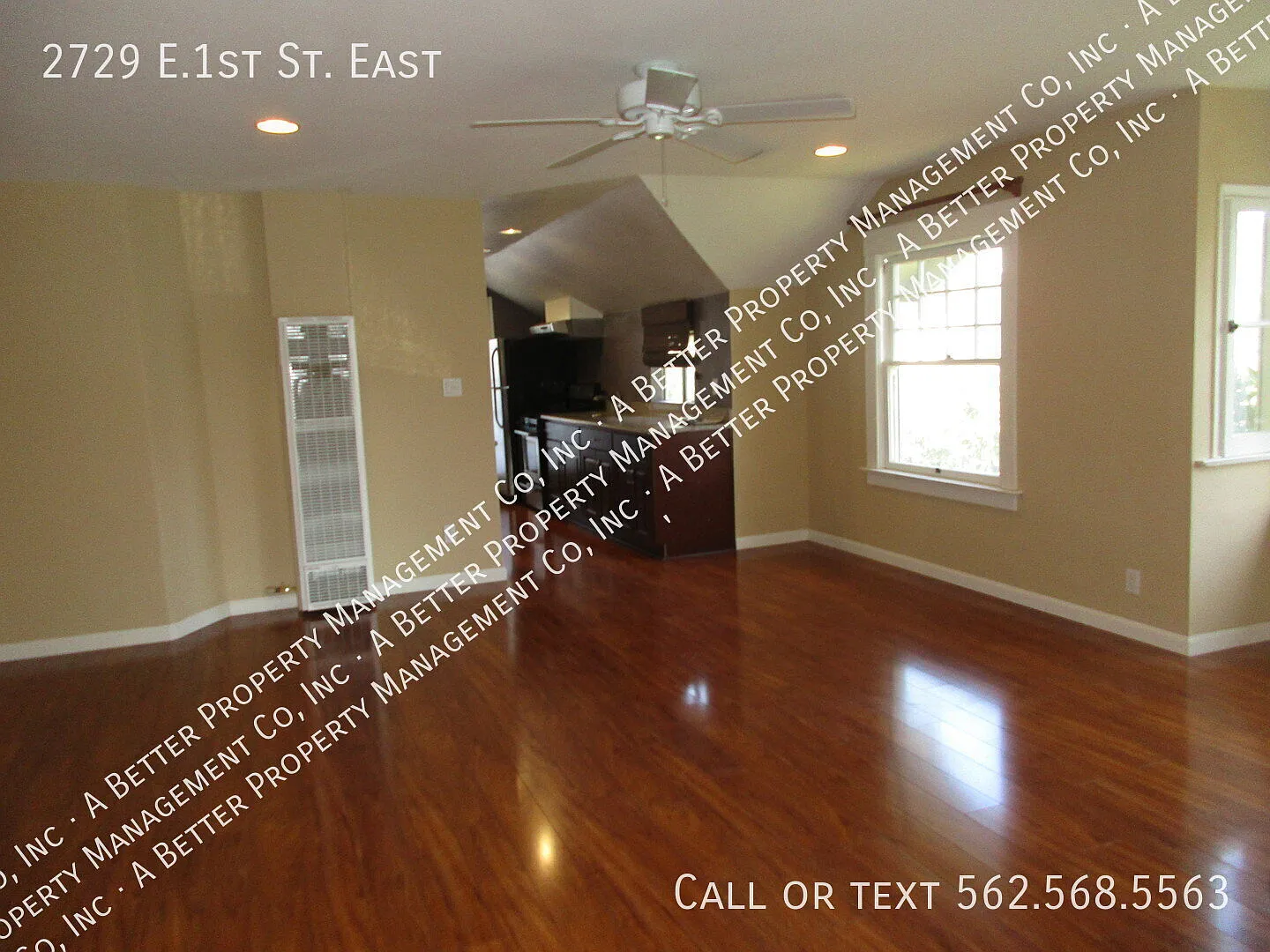 Upper Remodeled Unit W/Granite, Hardwood, Balcony & Garage! Onsite Laundry & Shared Yard. — Photo 4