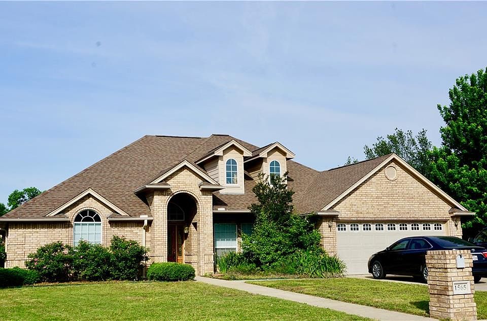 1st image of 1565 Glenwood Dr