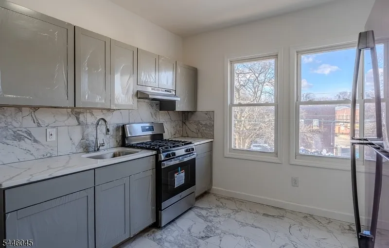 2 bed, 2.0 bath, $2,100 — Photo 1