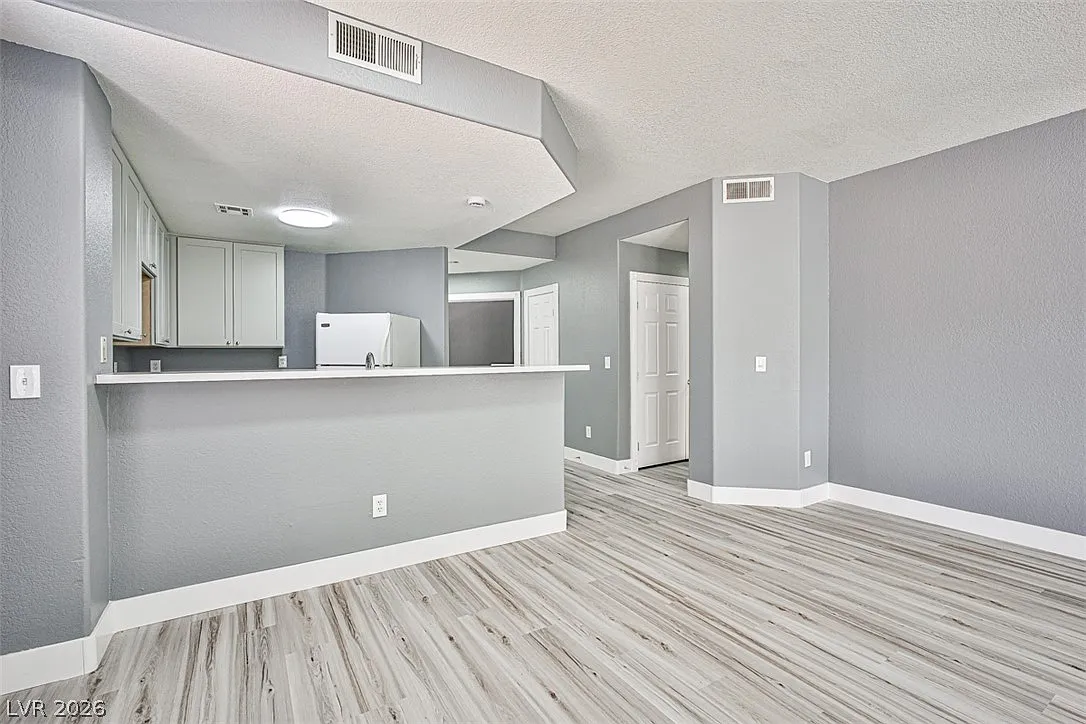 2 bed, 2.0 bath, 1090 sqft, $1,650 — Photo 3