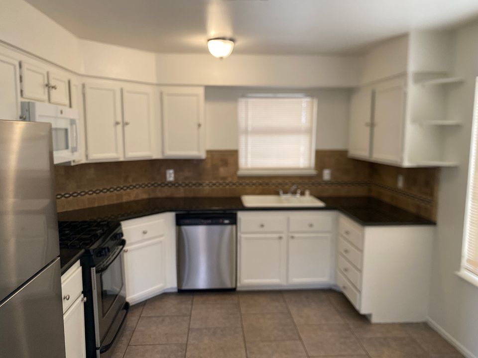1st image of 1924 Plumas Ct