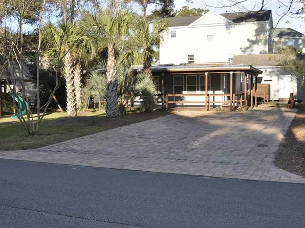 330 Lakeside Dr, Surfside Beach, SC 29575