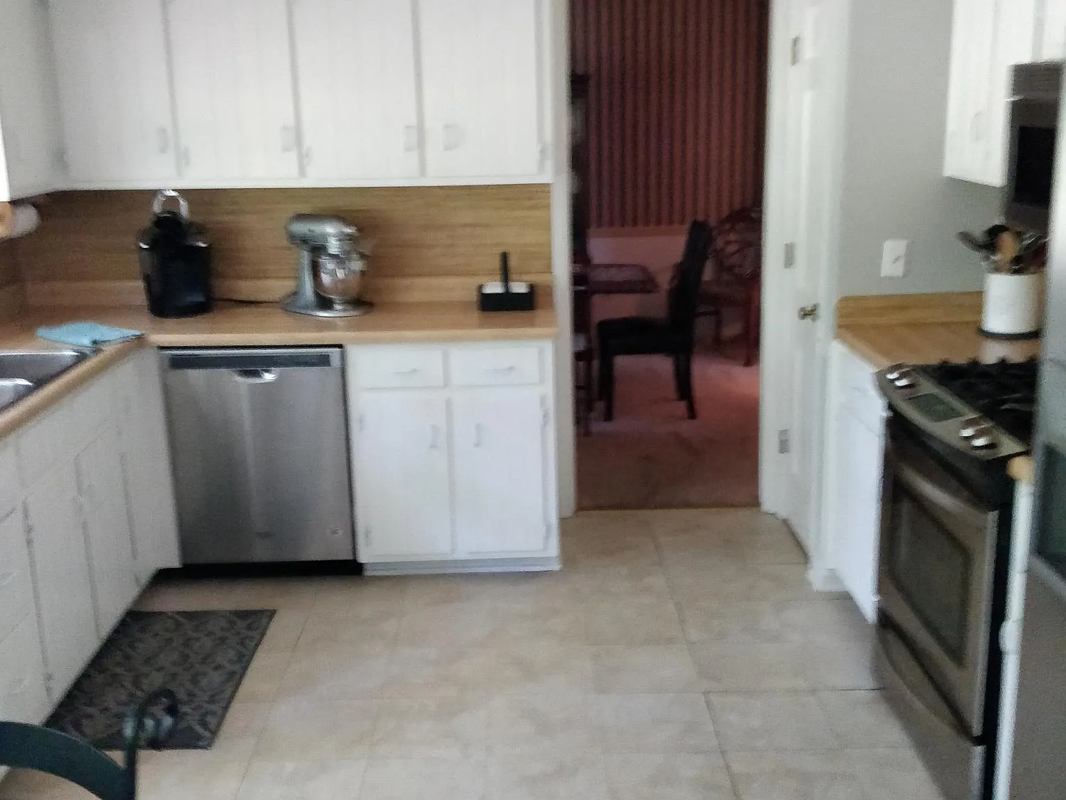 4 bed, 2450 sqft, $2,700 — Photo 4