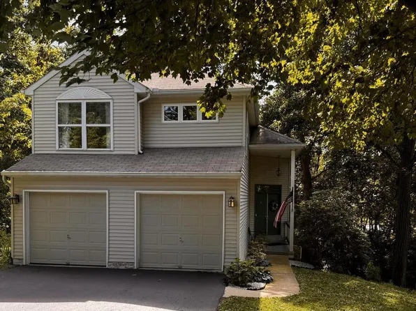 1028 Oak Knoll Dr, Harrisburg, PA 17111