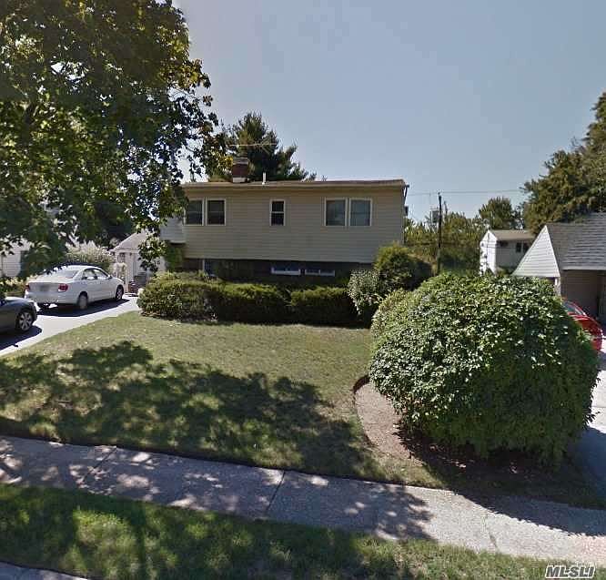 1st image of 25 Sprucewood Dr