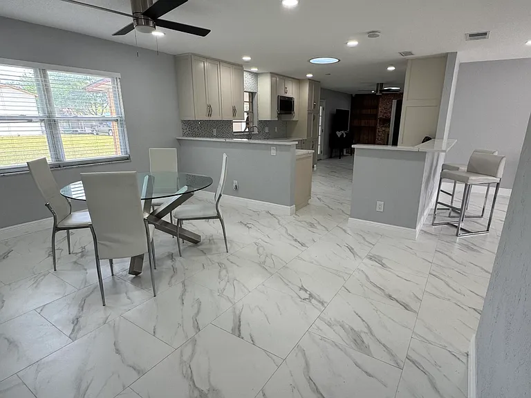 747 Taylor Rd — Photo 17