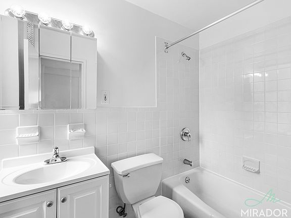 4th image of 132 E 45th St APT 3B
