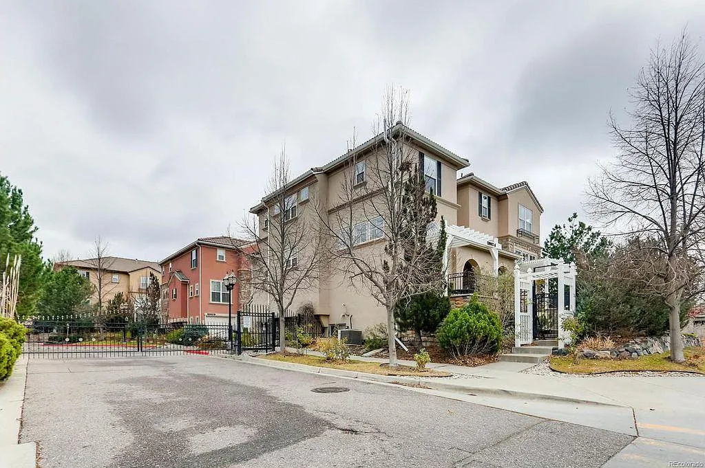 3 bed, 1851 sqft, $2,640 — Photo 1