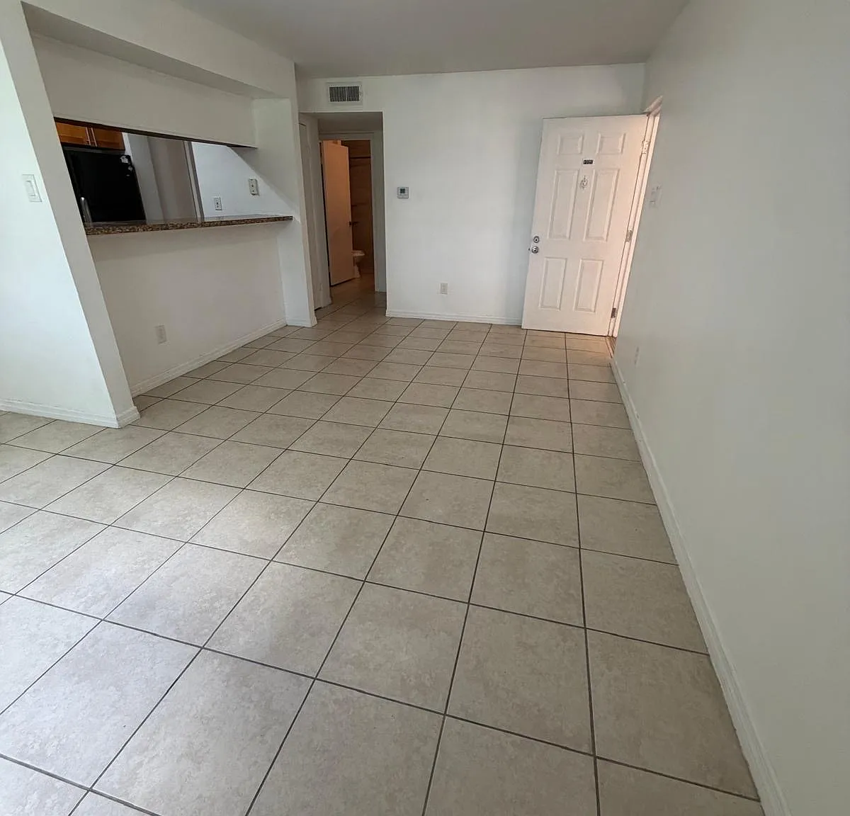 2 bed, 1093 sqft, $2,200 — Photo 3