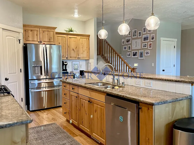 708 S Woodhaven Ave — Photo 5
