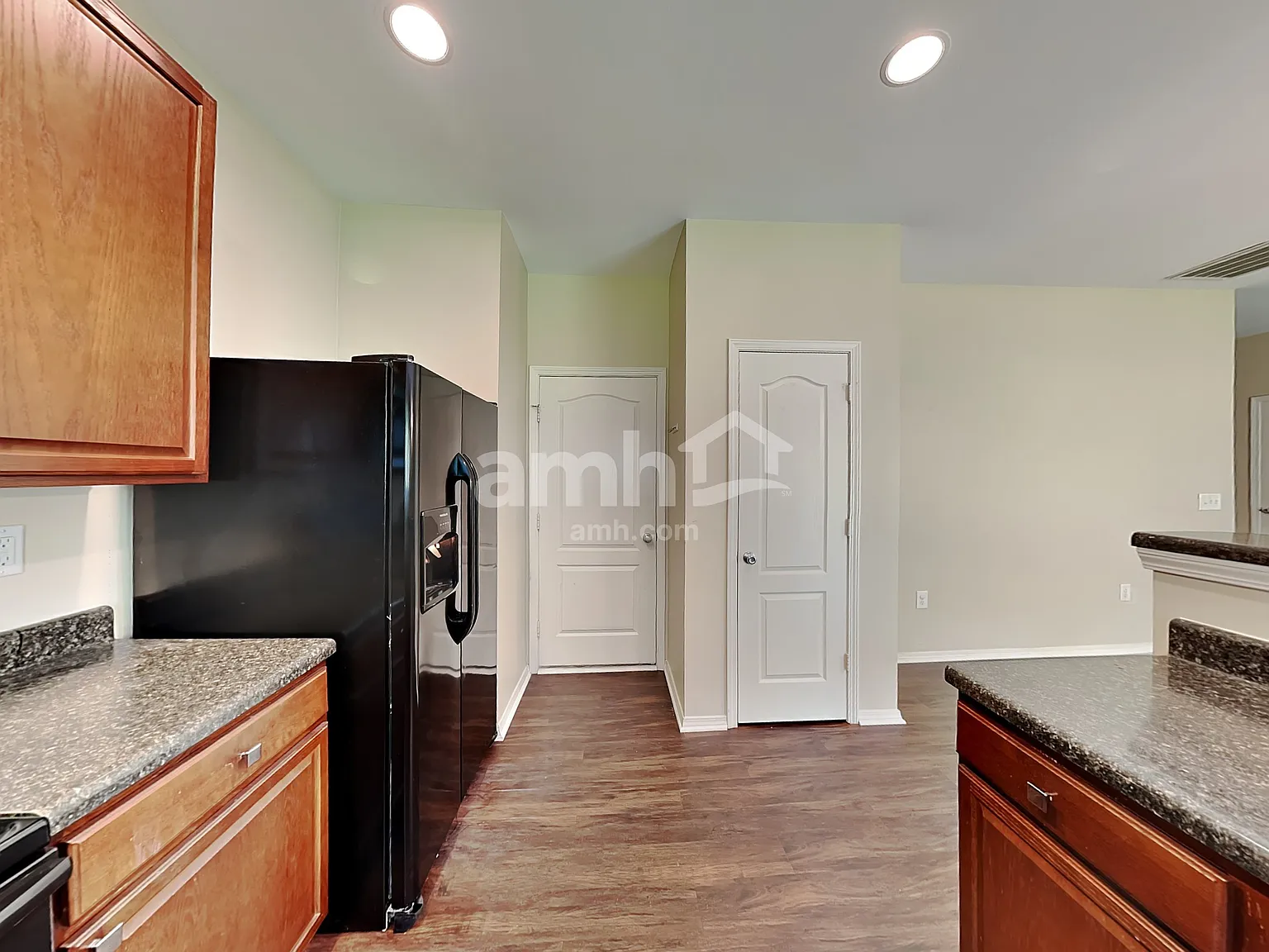4 bed, 2.5 bath, 2292 sqft, $2,375 — Photo 4