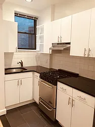 Rented by Metropolis Real Estate of Manhattan
