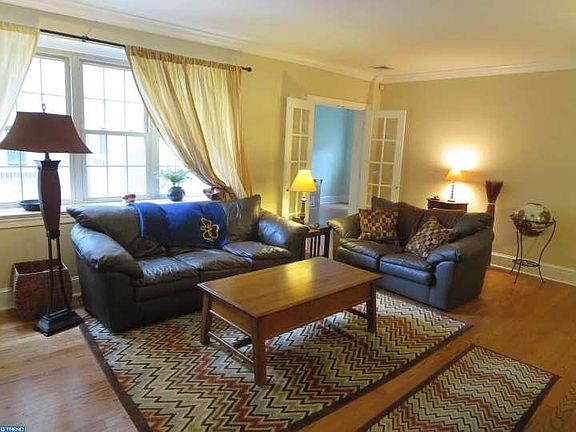 2nd image of 212 Idris Rd APT C1