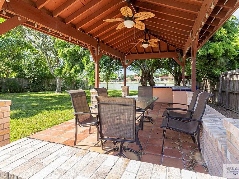 328 Creekbend Dr — Photo 18