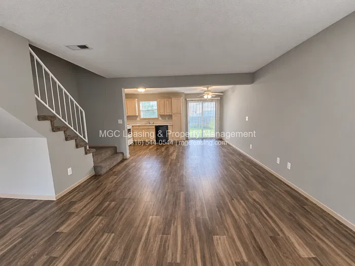 2 bed, 2.5 bath, 1350 sqft, $1,285 — Photo 4