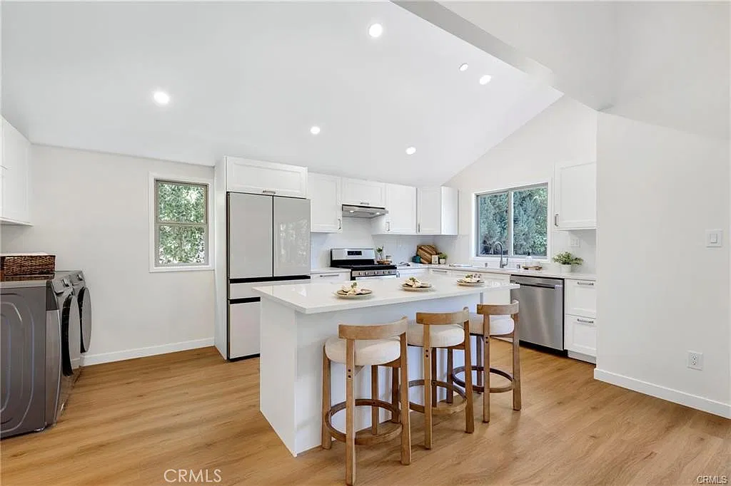 3 bed, 2.5 bath, 1752 sqft, $5,500 — Photo 4