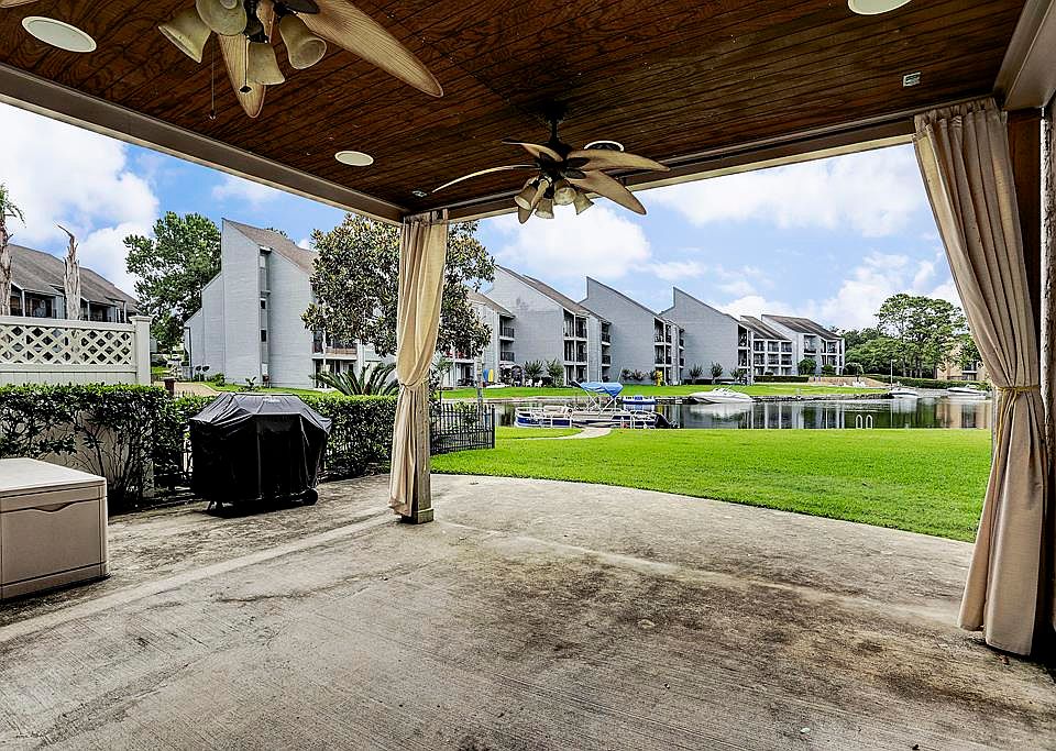 1st image of 3915 Lakewood Dr