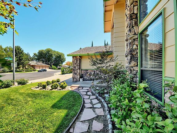 4th image of 6531 Almondwood Dr