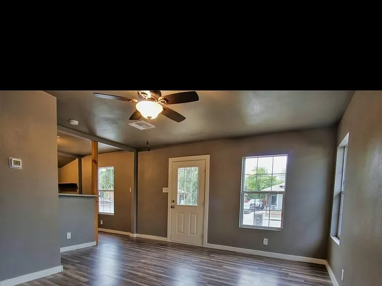 3554 W Woodlawn Ave — Photo 7