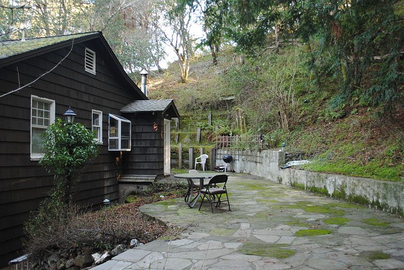 1st image of 2837 Sir Francis Drake Blvd